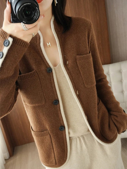 Isadora - Leichter, geknöpfter Strickpullover für Frauen
