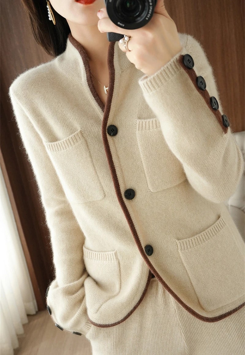 Isadora - Leichter, geknöpfter Strickpullover für Frauen
