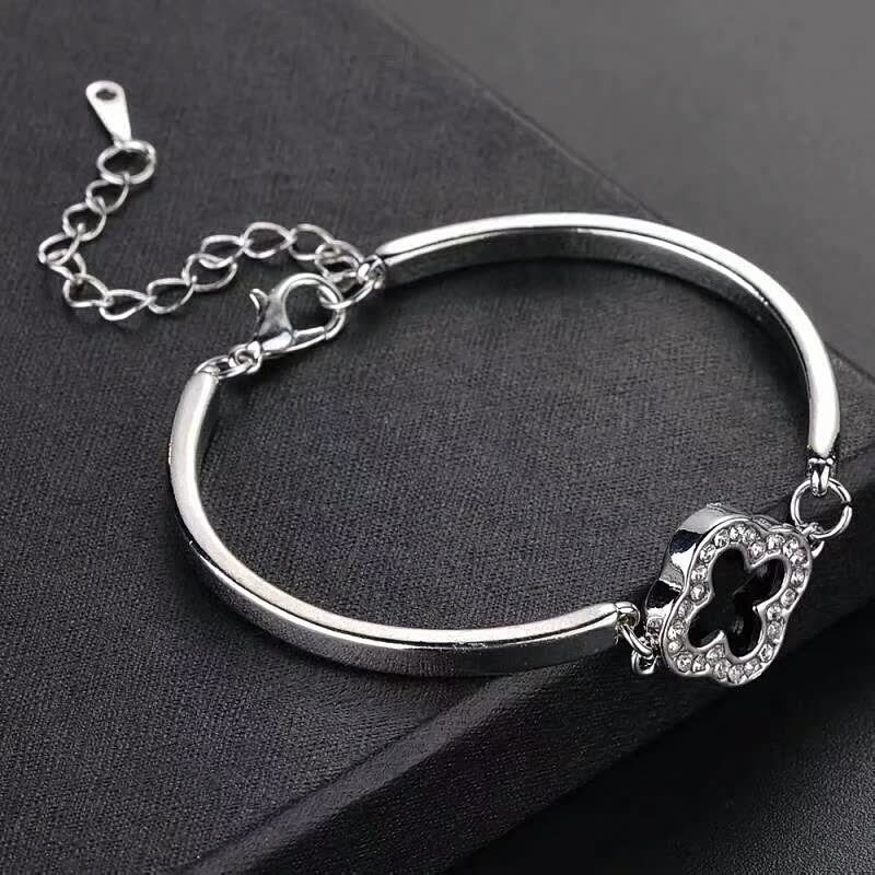 DanglyBracelet™: Armband für Frauen