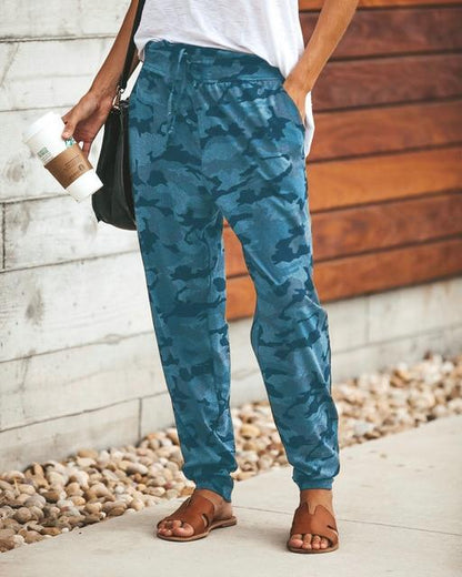 Alex - Haremshose mit Camouflage-Muster und tiefem Schritt