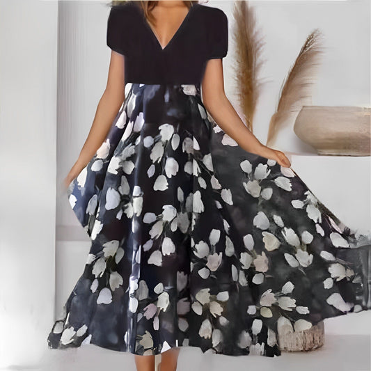 Geblümtes Kleid