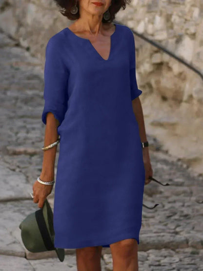 Elegantes Kleid mit V-Ausschnitt