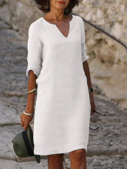 Elegantes Kleid mit V-Ausschnitt