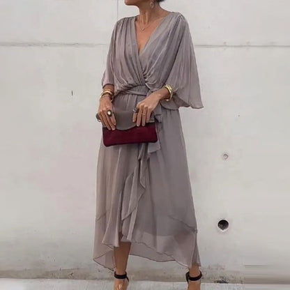 Elegantes fließendes Kleid