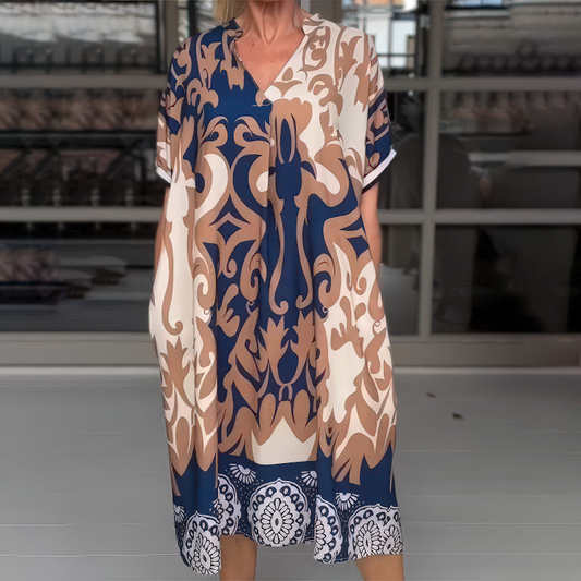 Boho-Kleid, das den Bauch bedeckt