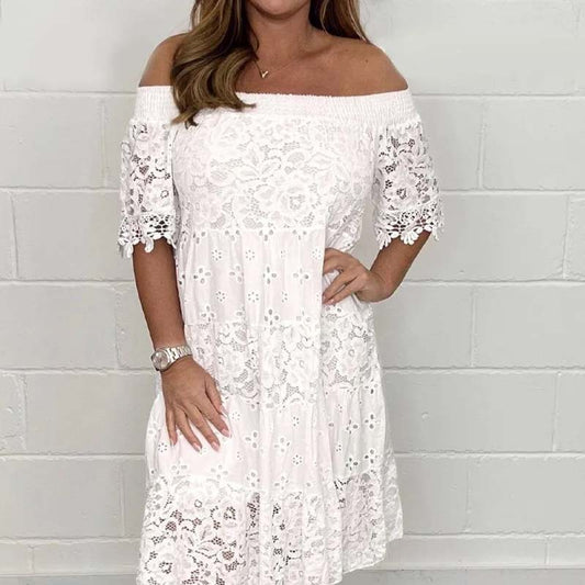Sommerkleid mit kurzen, figurbetonten Ärmeln und elegantem Stil