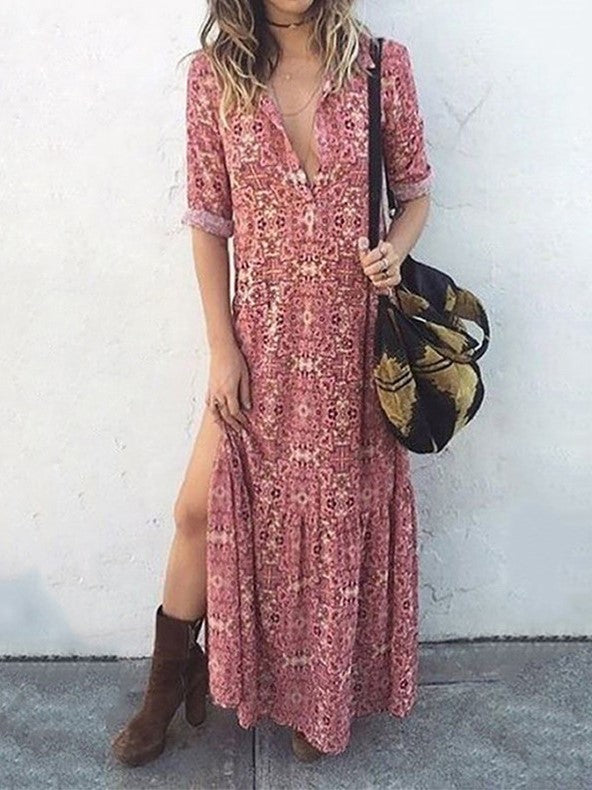 Kleid mit Print, langen Ärmeln und Schlitz