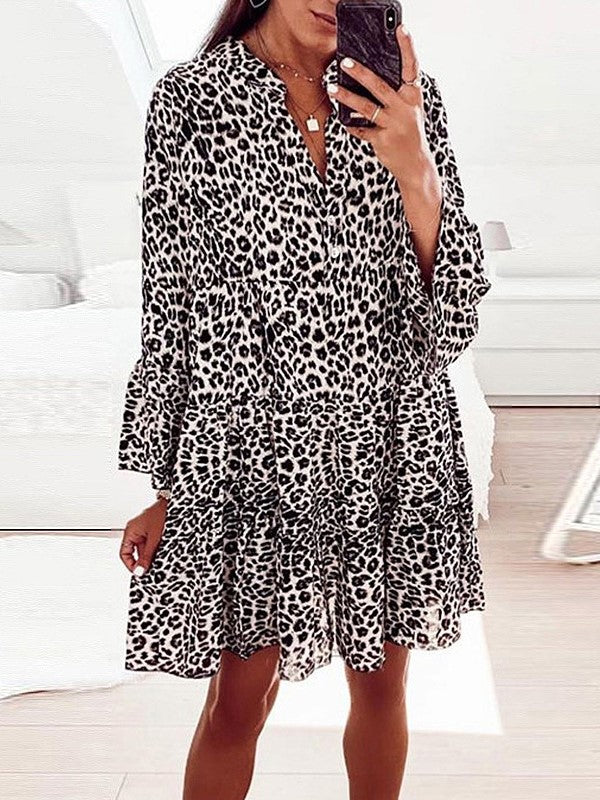 -Kleid mit Print, langen Ärmeln und weitem V-Ausschnitt