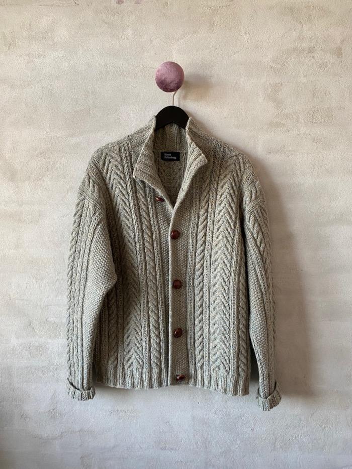 Khloe - Elegante graue Frühlingsstrickjacke für Frauen