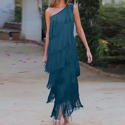 Christa - Stilvolles Kleid mit einer Schulterpartie