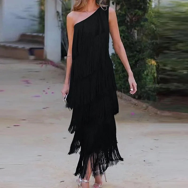 Christa - Stilvolles Kleid mit einer Schulterpartie