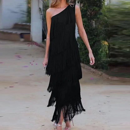 Christa - Stilvolles Kleid mit einer Schulterpartie