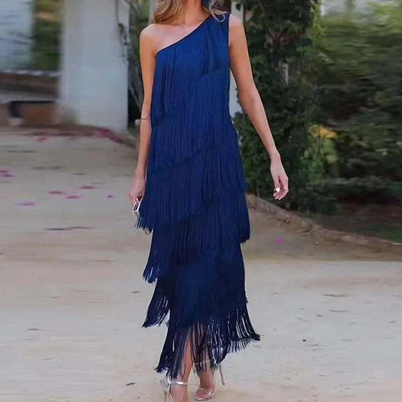 Christa - Stilvolles Kleid mit einer Schulterpartie
