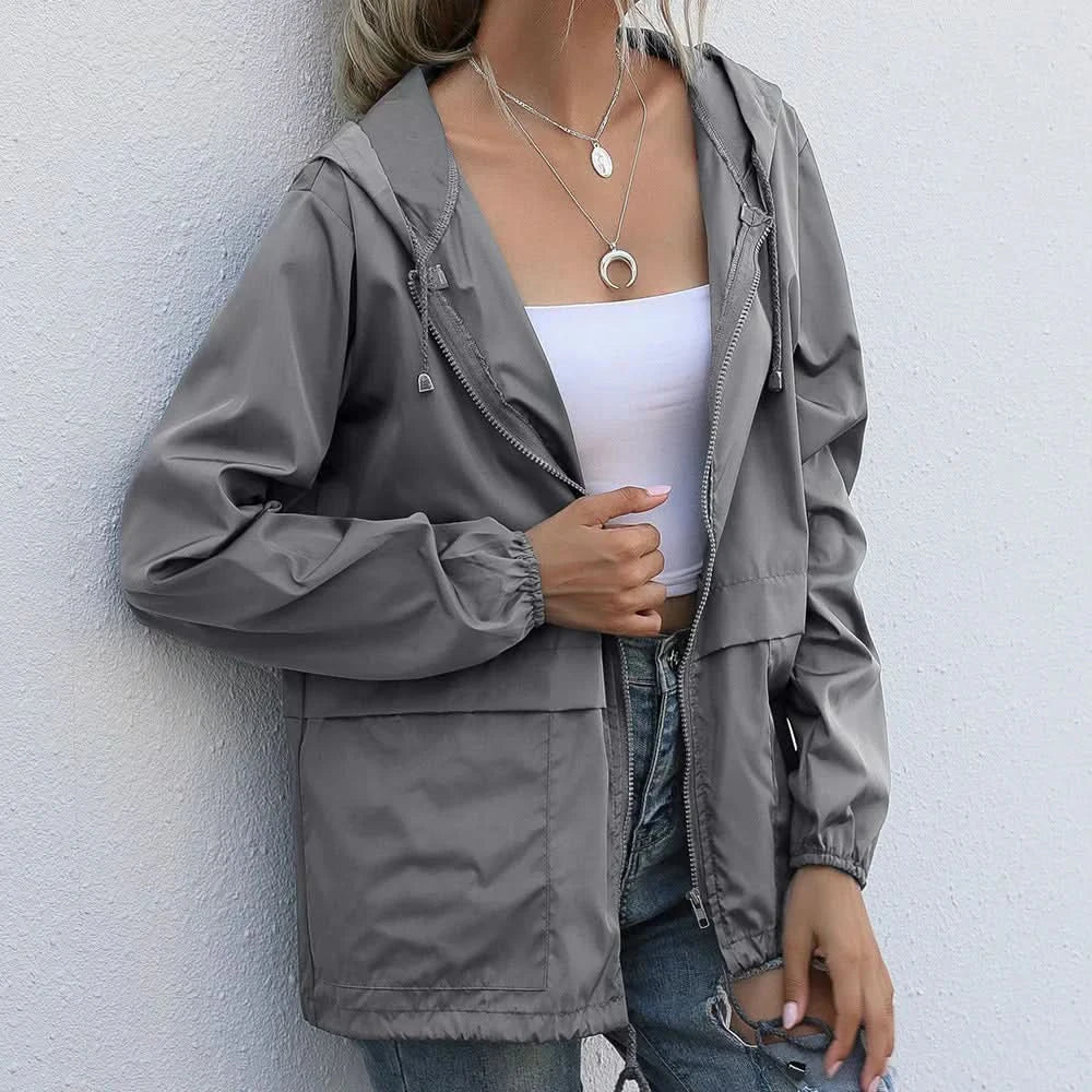 Urbaner Chic: Leichte Jacke aus atmungsaktivem Stoff für Damen
