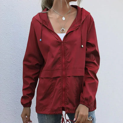 Urbaner Chic: Leichte Jacke aus atmungsaktivem Stoff für Damen