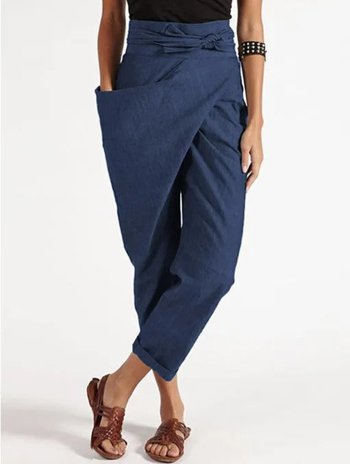 Asymmetrische Hose modisch und lässig