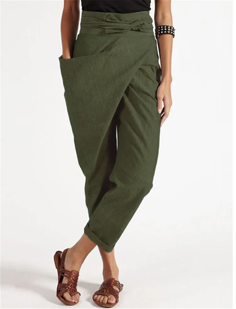 Asymmetrische Hose modisch und lässig