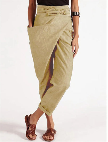 Asymmetrische Hose modisch und lässig