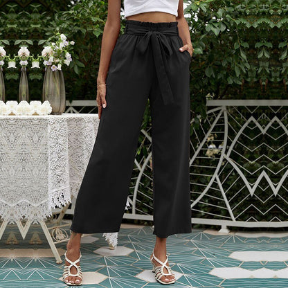 Tasha - Verkürzte Hose mit Gürtel in verschiedenen Farben erhältlich