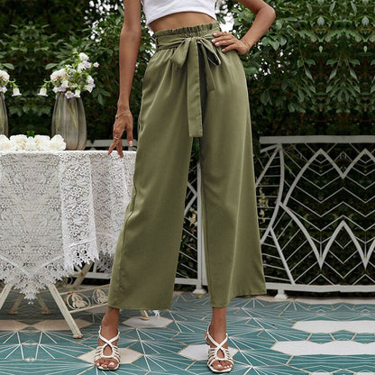 Tasha - Verkürzte Hose mit Gürtel in verschiedenen Farben erhältlich