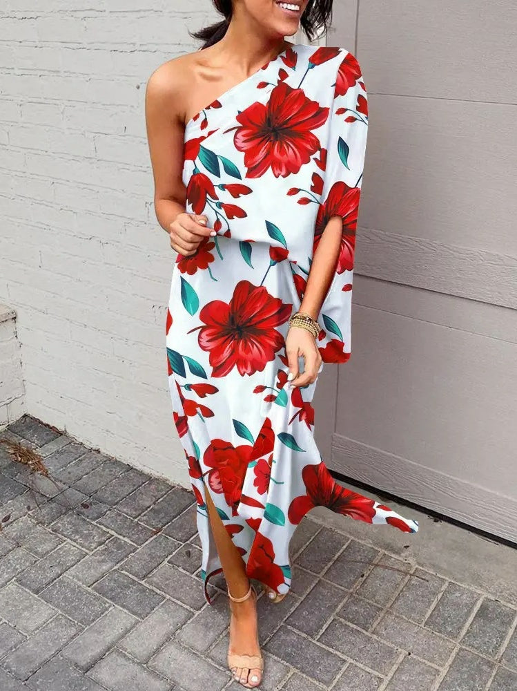 Lockeres Bohemian-Kleid mit schrägen Schultern