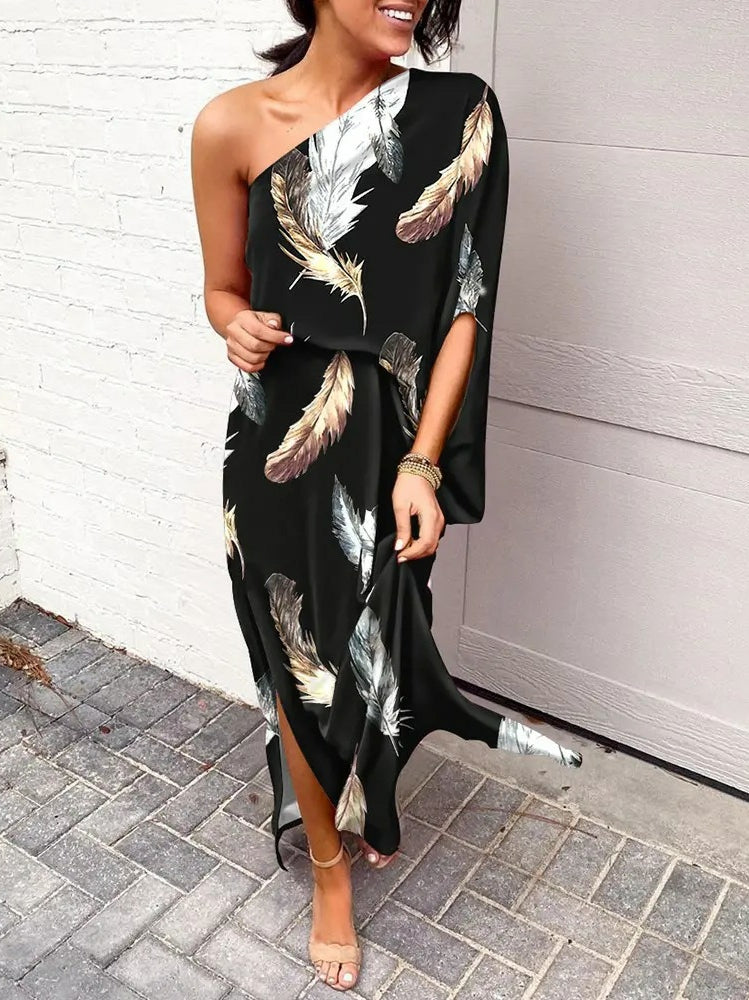 Lockeres Bohemian-Kleid mit schrägen Schultern