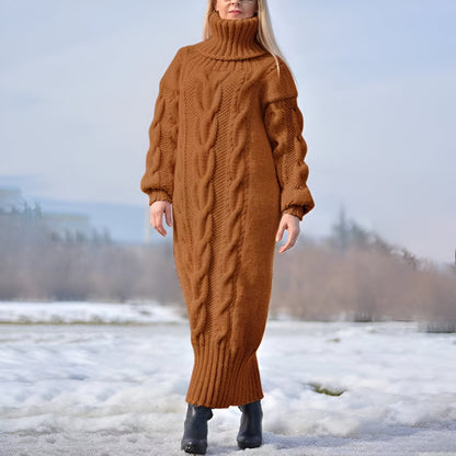 Frida | Kuscheliges Strickkleid mit übergroßem Rollkragen